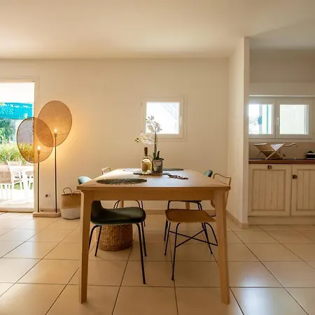 73m² Piscine Parking *