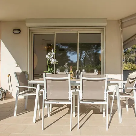 73m² Piscine Parking Daire