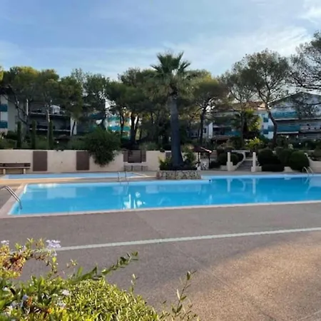 73m² Piscine Parking Lägenhet